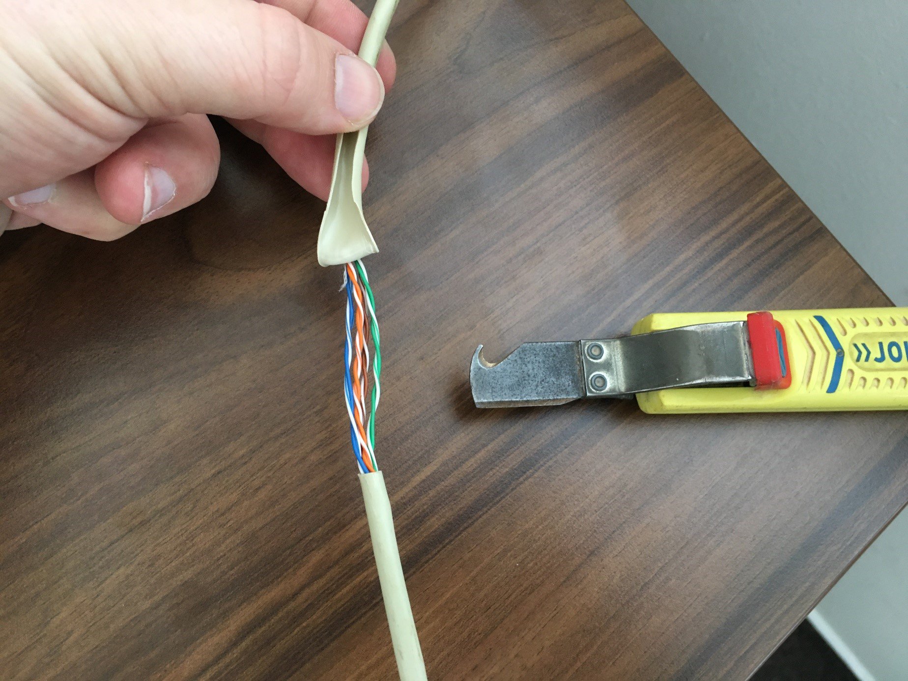 Removing the cable protective isolation